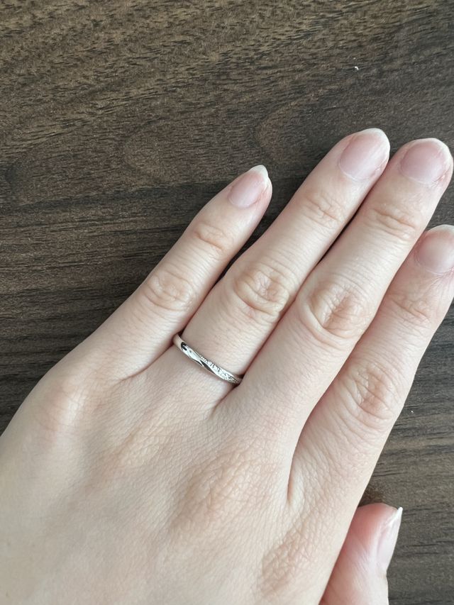 シンプルで大人っぽい指輪
