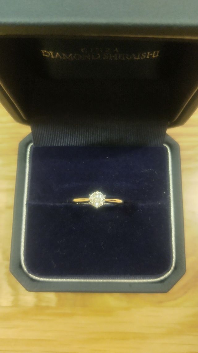 正面から見た指輪です