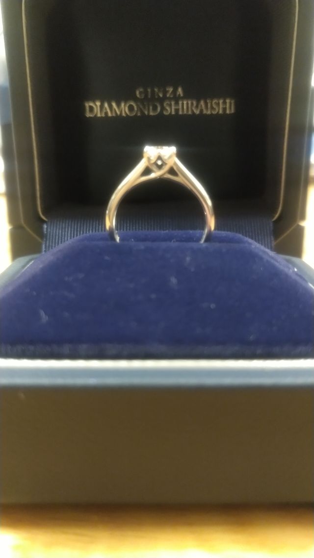 横から見た指輪です