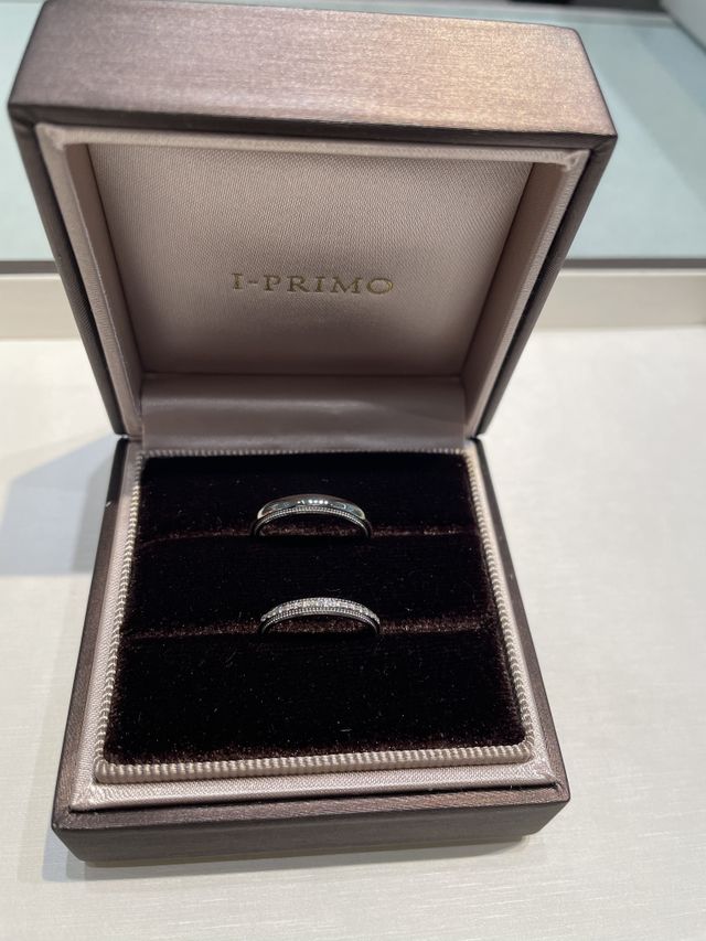 受け取りの日の指輪の写真です。
綺麗に輝きMAXです。