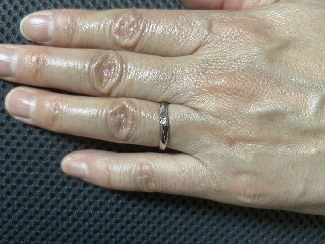 結婚25年目で、改めて主人から贈られました。