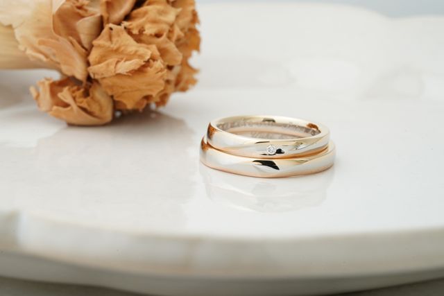 色やデザインにこだわった指輪です！