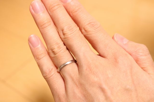 妻と同じブランドです。シンプルでよかったです。