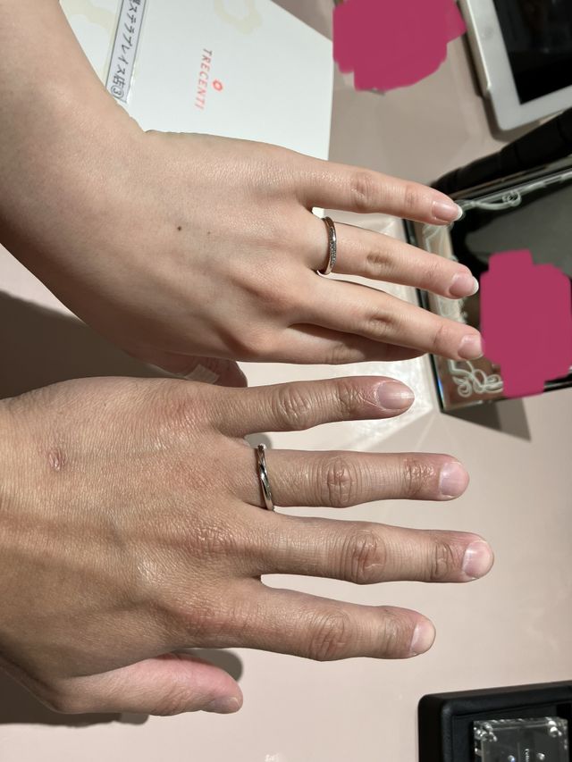 顔は隠しています。