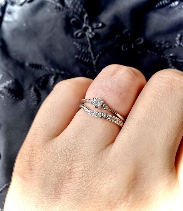 婚約指輪と結婚指輪です。