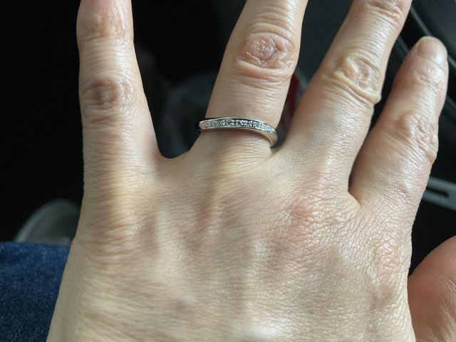 受け取り、お店で付けて帰る時に撮影しました。