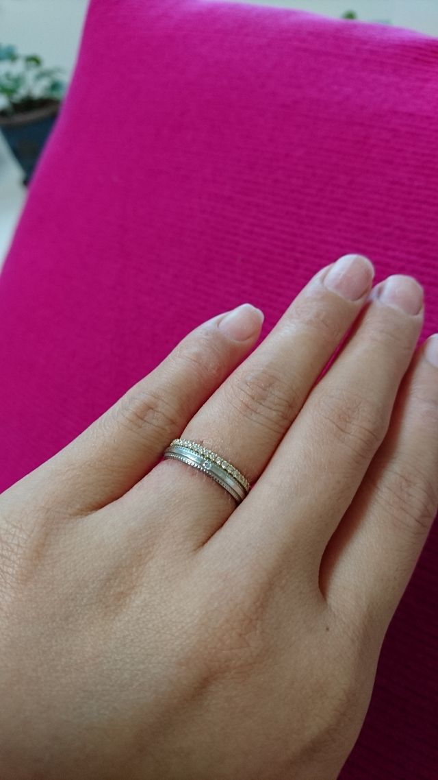 エタニティータイプで重ね付けでもごつくなくてかわいい☆