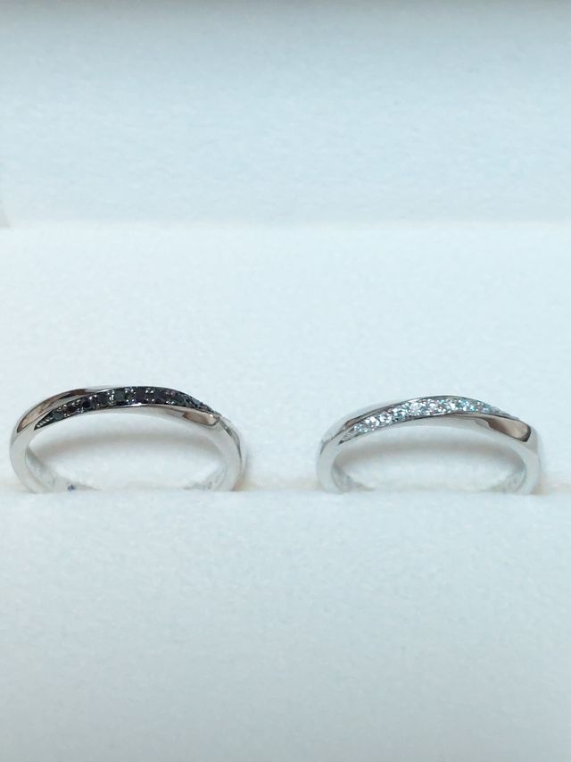 男性用には珍しくダイヤが付いているのでよりペア感があります