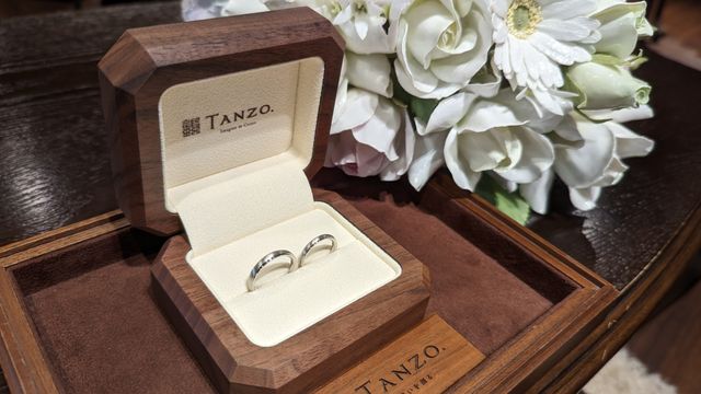 両サイドにラインを入れて、真ん中を粗めマットに