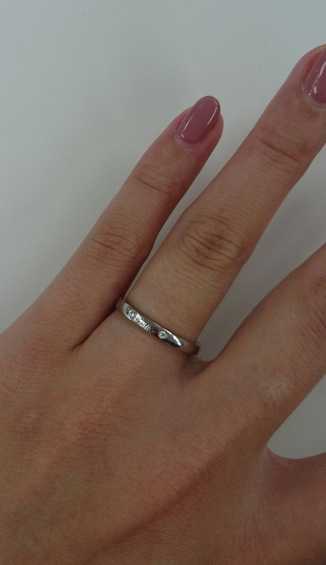 後ろ面（ストレート・ダイヤモンド2個・Cartier ロゴ）