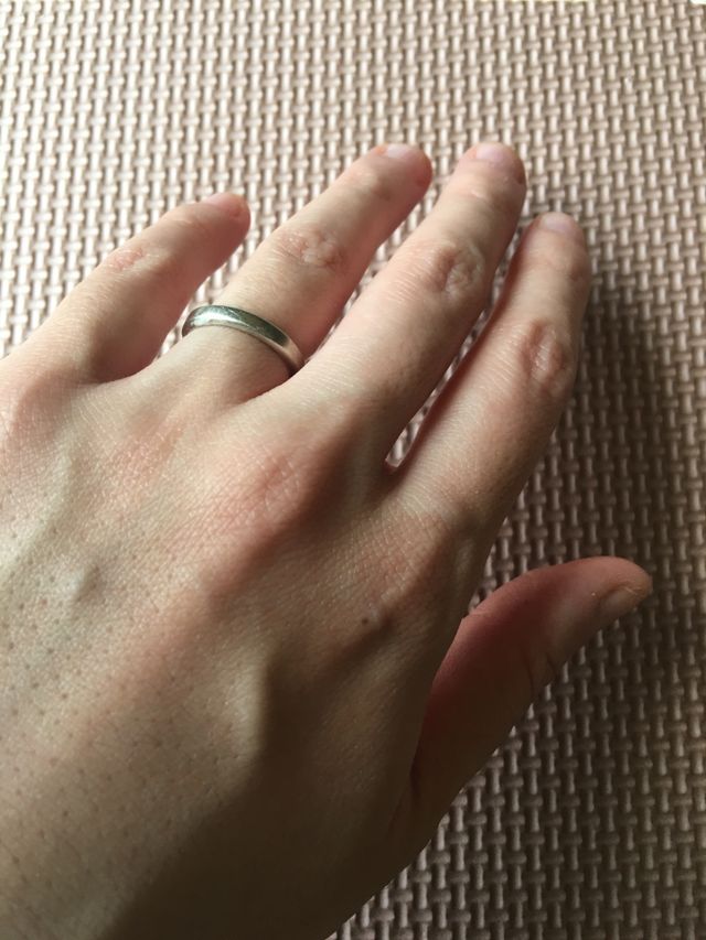 シンプルに使える結婚指輪です