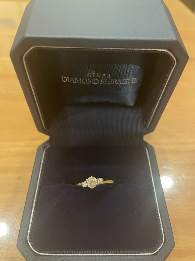 重厚感のあるボックスに入れてもらえる。