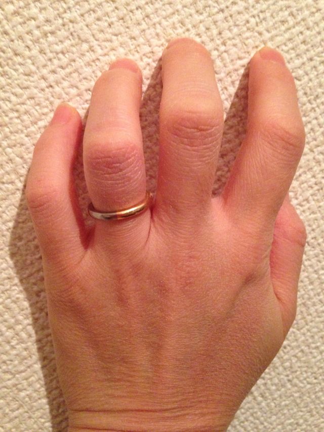 適度に厚みがあるので太めの指でもしっくりきます。