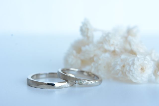 カラー:K18WG
デザイン:ひねり