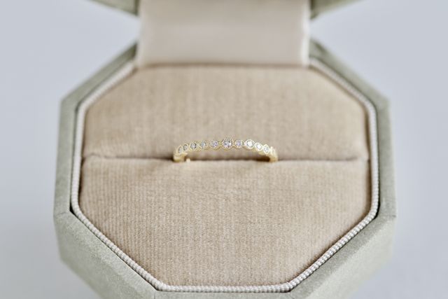 ダイヤの配置と指輪自体の細さがお気に入りです！