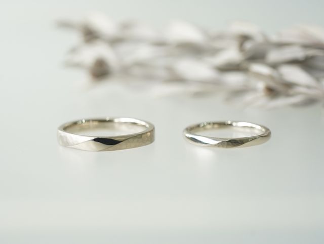 自然と同じ色味、デザインに。手作りの鎚目模様がお気に入り。