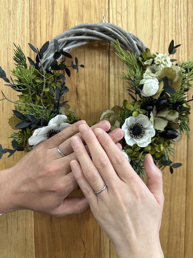 シンプルを求め、甲丸Pt900の12号と9.5号の結婚指輪