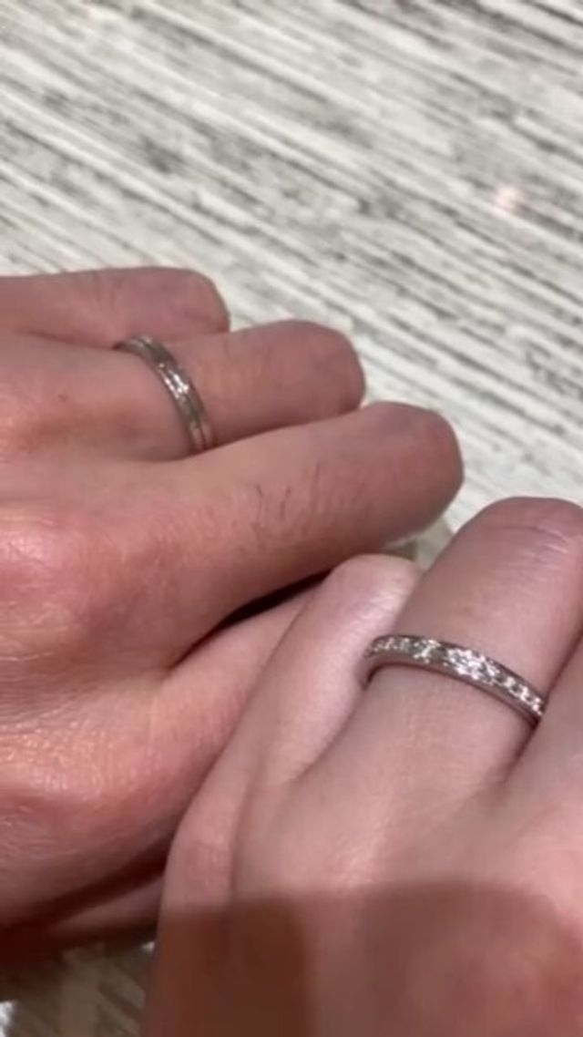 暗めのところでもダイヤの輝きを感じることができます