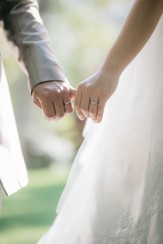 式の前撮りにて撮って頂いた写真です。ドレスにも映えました。