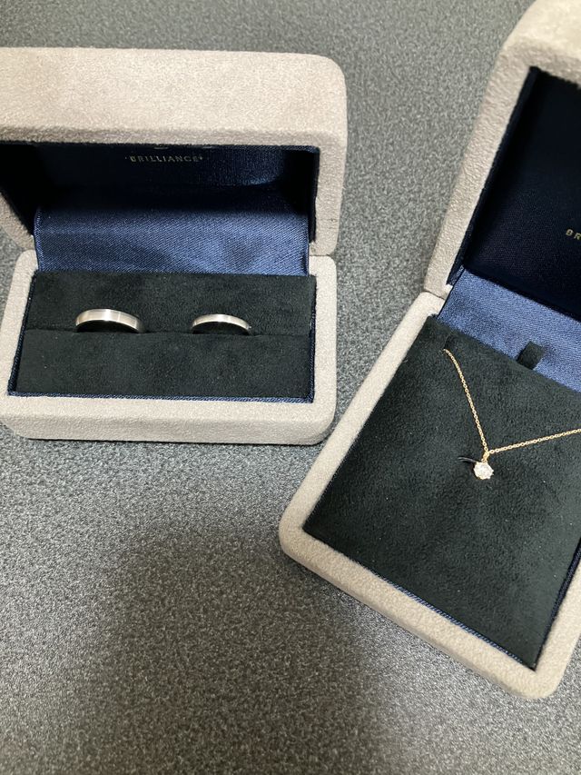 婚約ダイヤモンドと結婚指輪