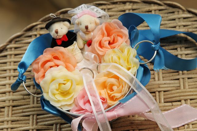 リングピローに入った指輪の写真