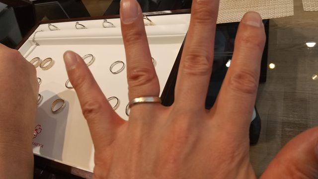 好みのデザインで、フィットする指輪が見つかりました。