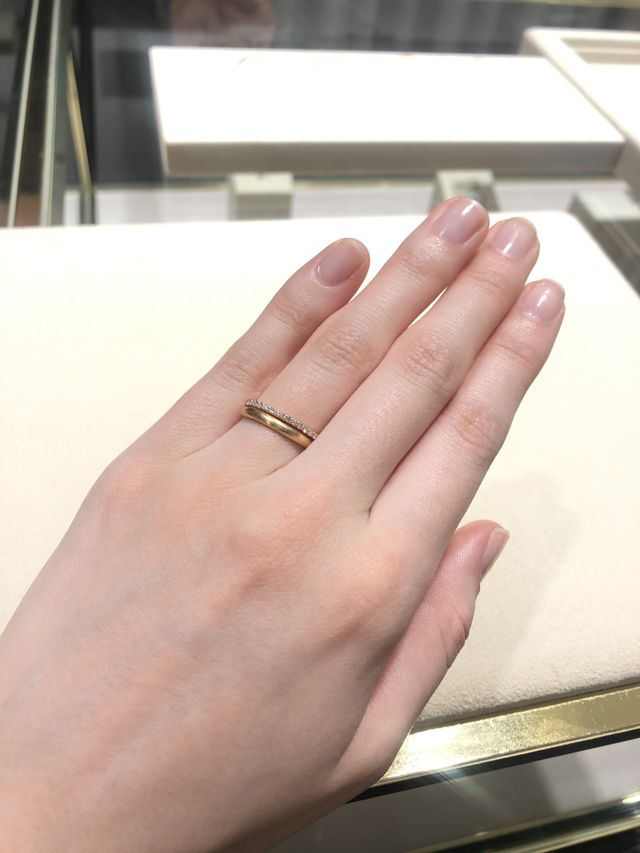 上が試着した指輪です
