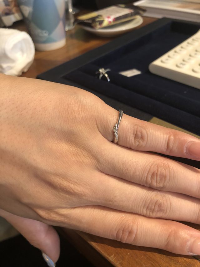 薬指に入らないサイズでした。