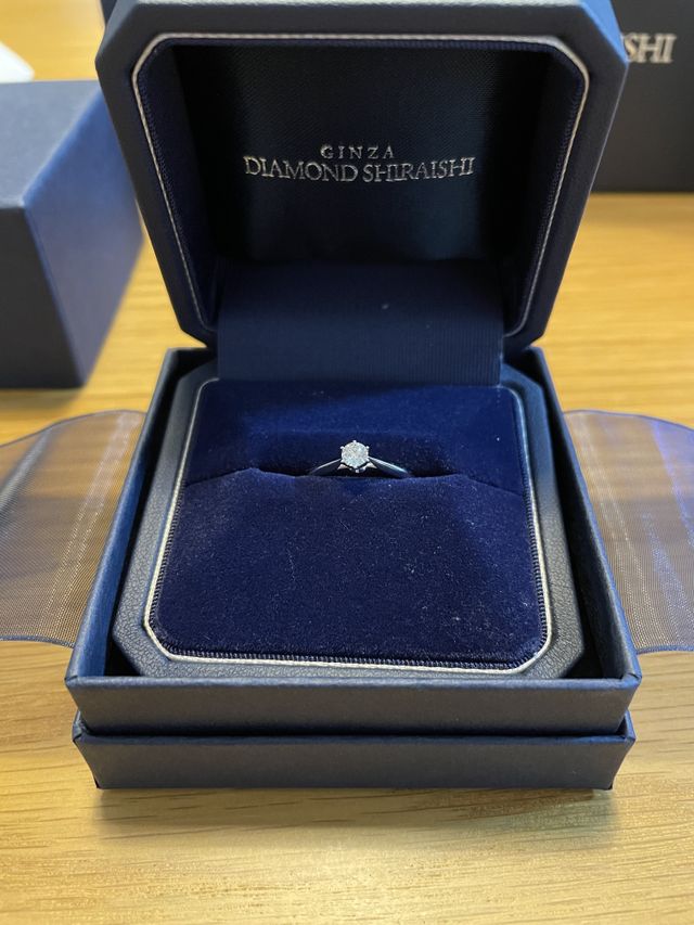 婚約指輪です。