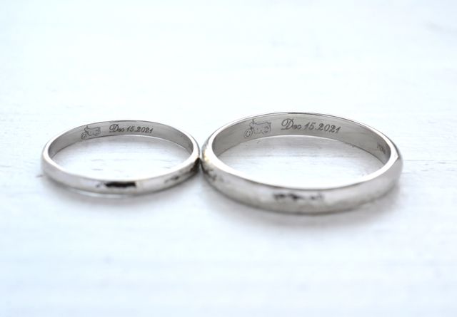 細いリングにも細かな彫刻が綺麗にされていて大満足です。