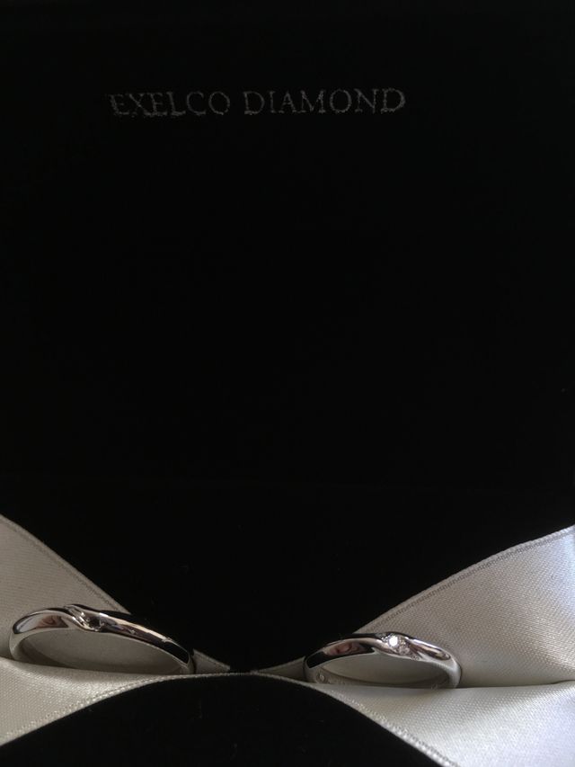 ダイヤが横向きに入っています。