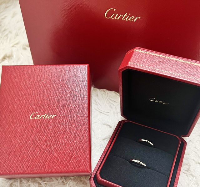 どちらも1895ブライダルリング（幅2.5mm）です。