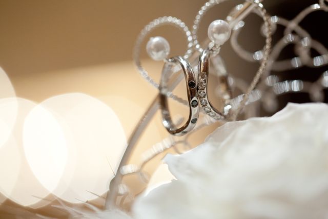 はめ込む石をそれぞれ違うものにしました。