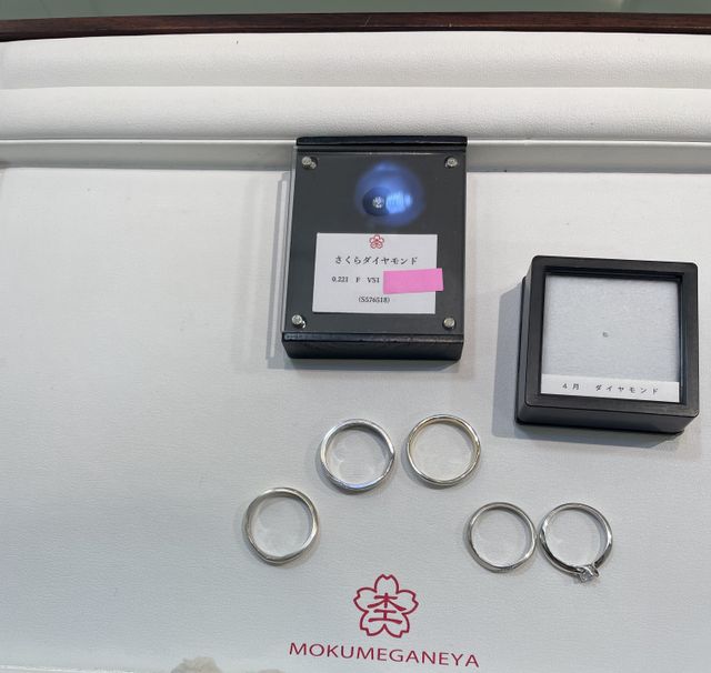 気になったデザインや色味のものを並べて見せていただきました。