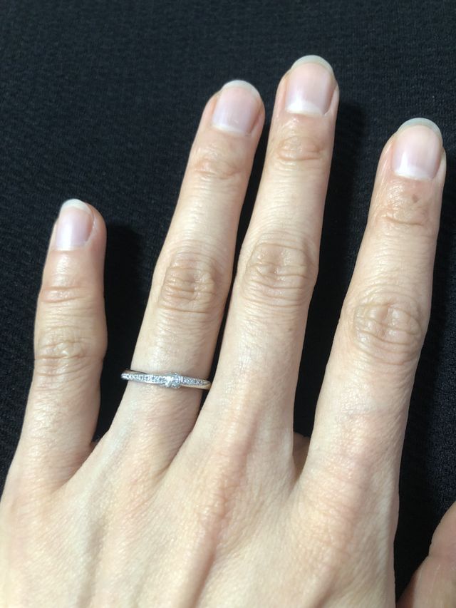 他にはないデザインがとても気に入りました。キラキラの輝き