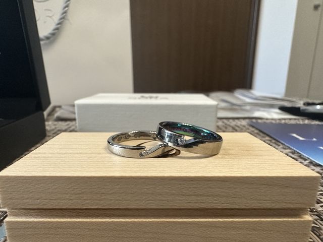 ダイヤが浮いてるデザイン