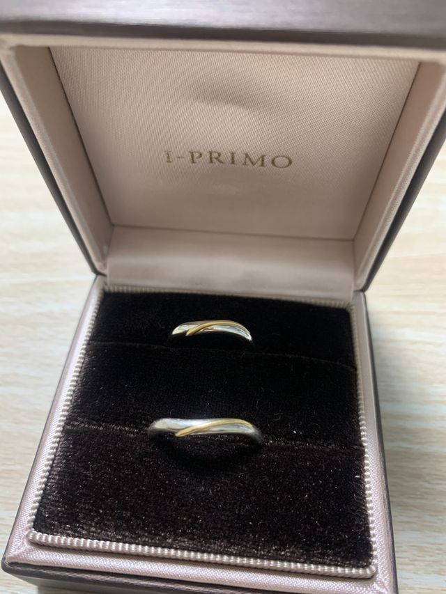 セミオーダーでマット加工にしてもらいました。