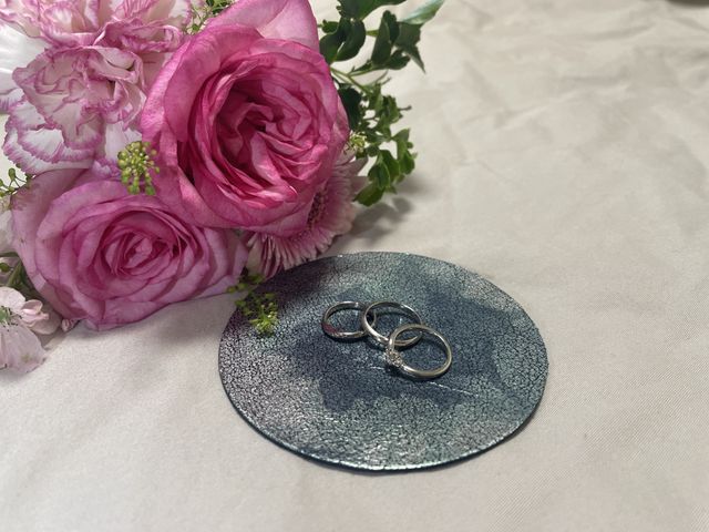 ダイヤも埋め込まれており、非常に綺麗。