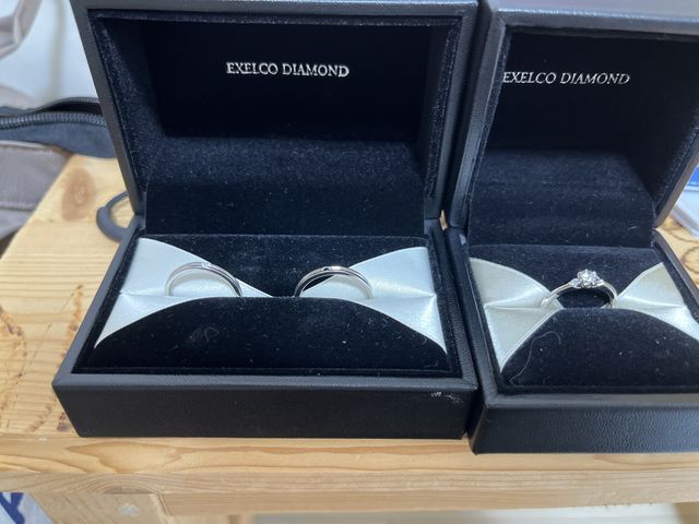 エクセルコダイヤモンドさんの結婚指輪と、婚約指輪です。