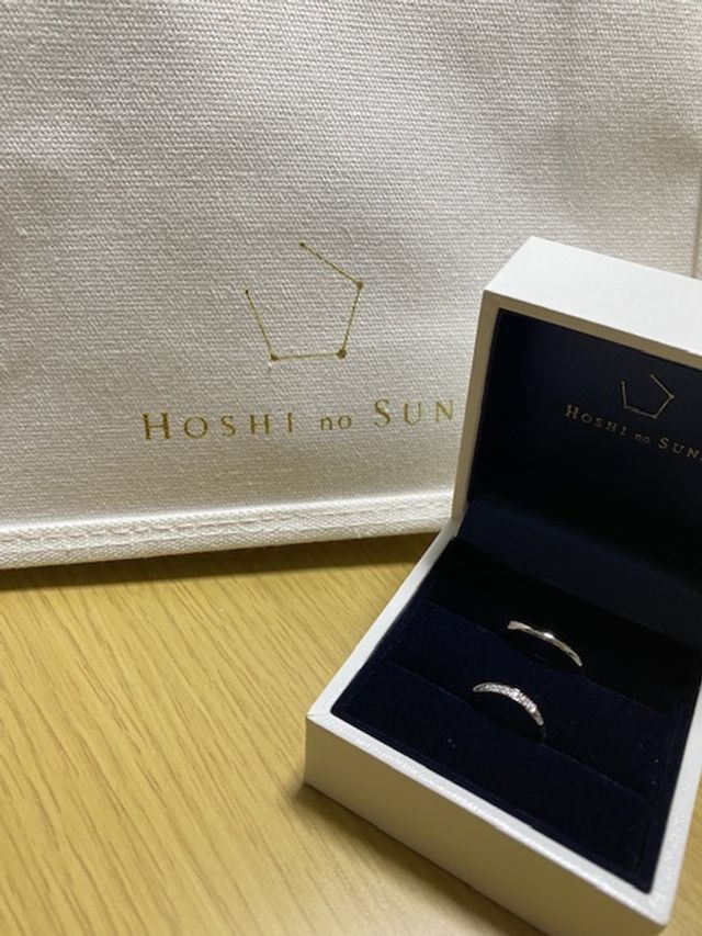 ダイヤの輝きが素晴らしく大変良い品物でした。