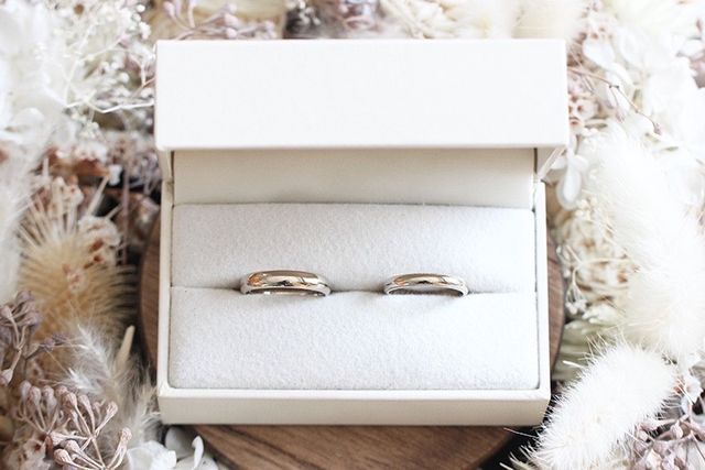 リングケースに入れて記念写真