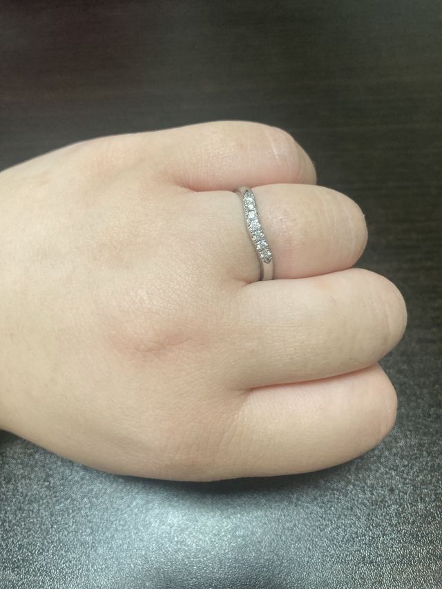 結婚指輪だけでもキラキラしています。
