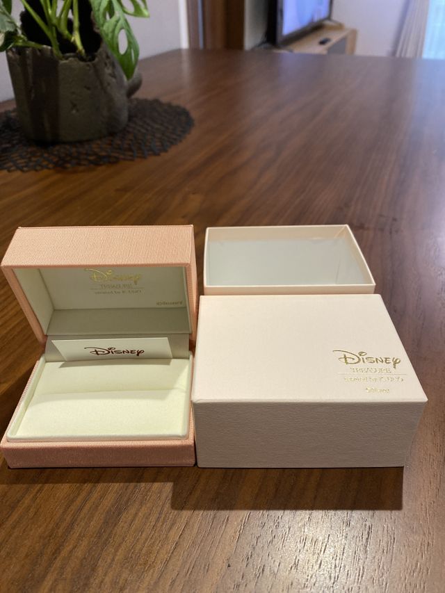 ディズニーのボックスも可愛くしっかりとした作りです♪