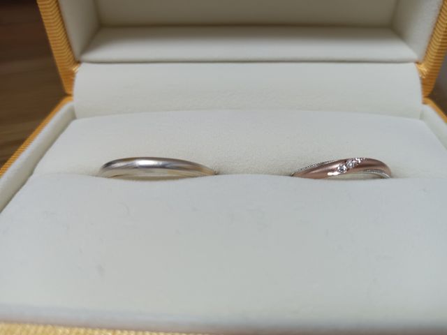 お互い好きなデザインにし、ウェーブや仕上げでリンクさせました