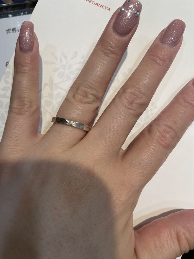 思ったより落ち着いた色味で、とても使いやすいデザインでした。