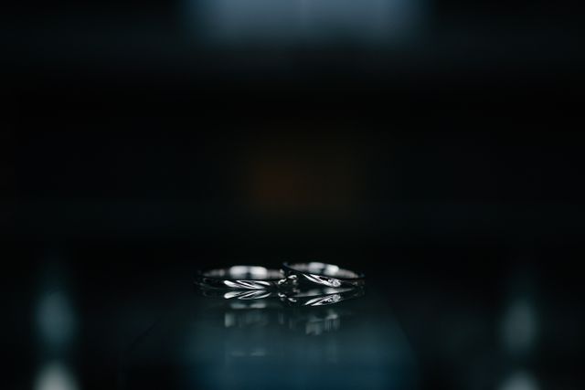 溝？が光を集めて反射してくれるのでとても綺麗に見えます