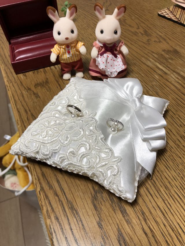 期間限定でいただいたリングピローに載せました