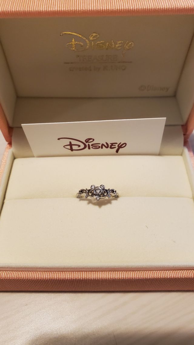 ダイヤモンドが7つついております