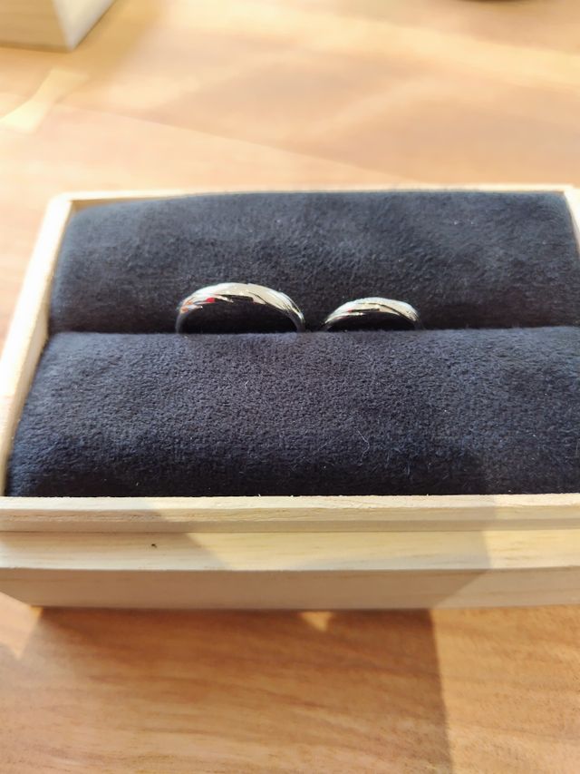 出雲大社の有名な
しめ縄をモチーフに作られた指輪です