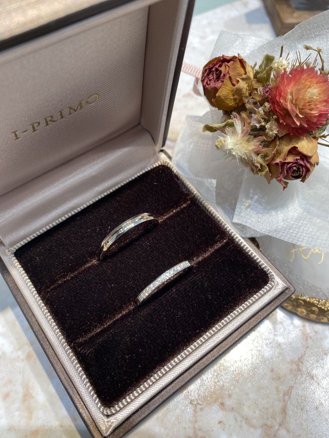 シンプルなデザインで
ゴージャスです。とても気に入ってます